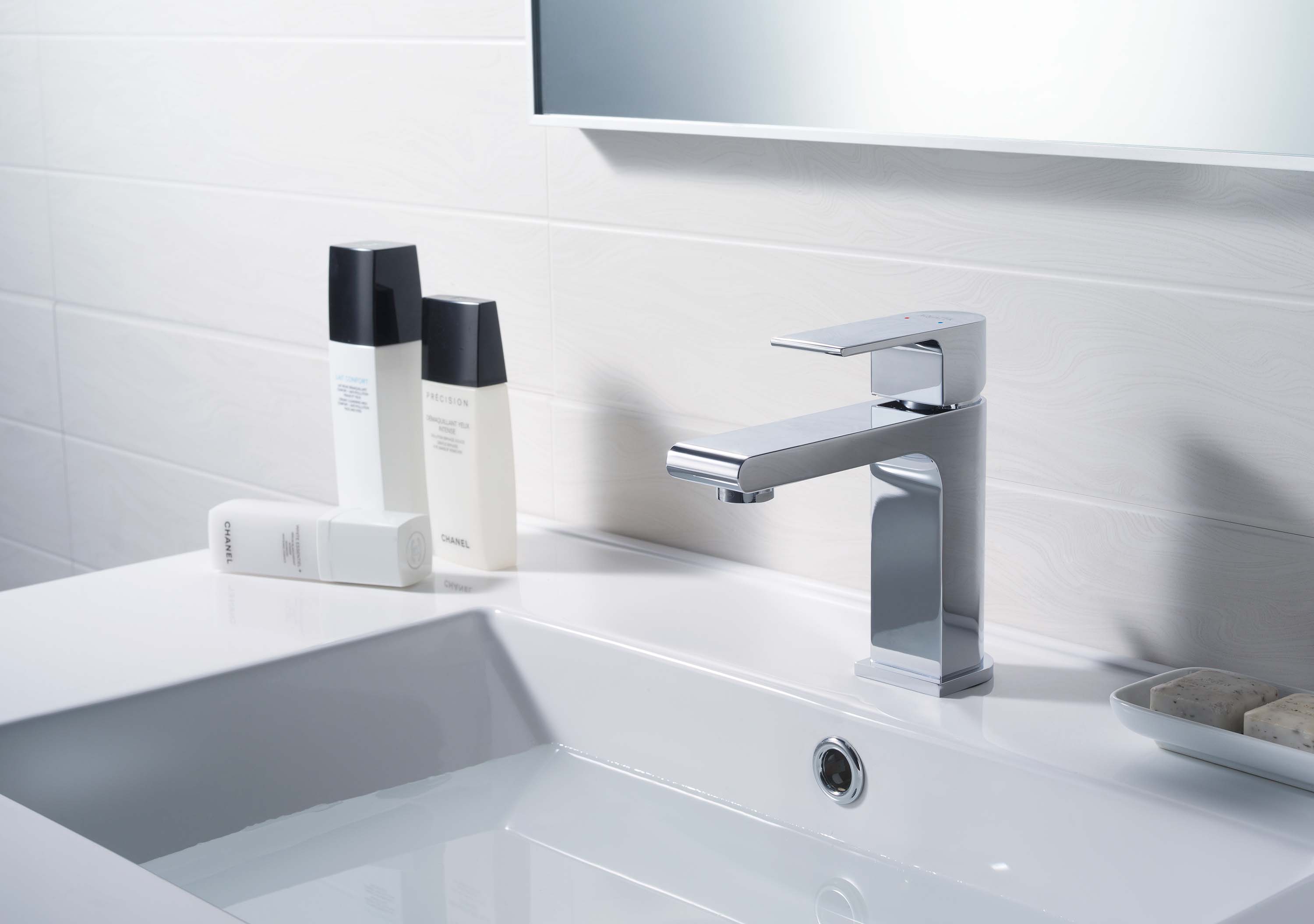 Смеситель Aquatek Лира AQ1410CR для раковины