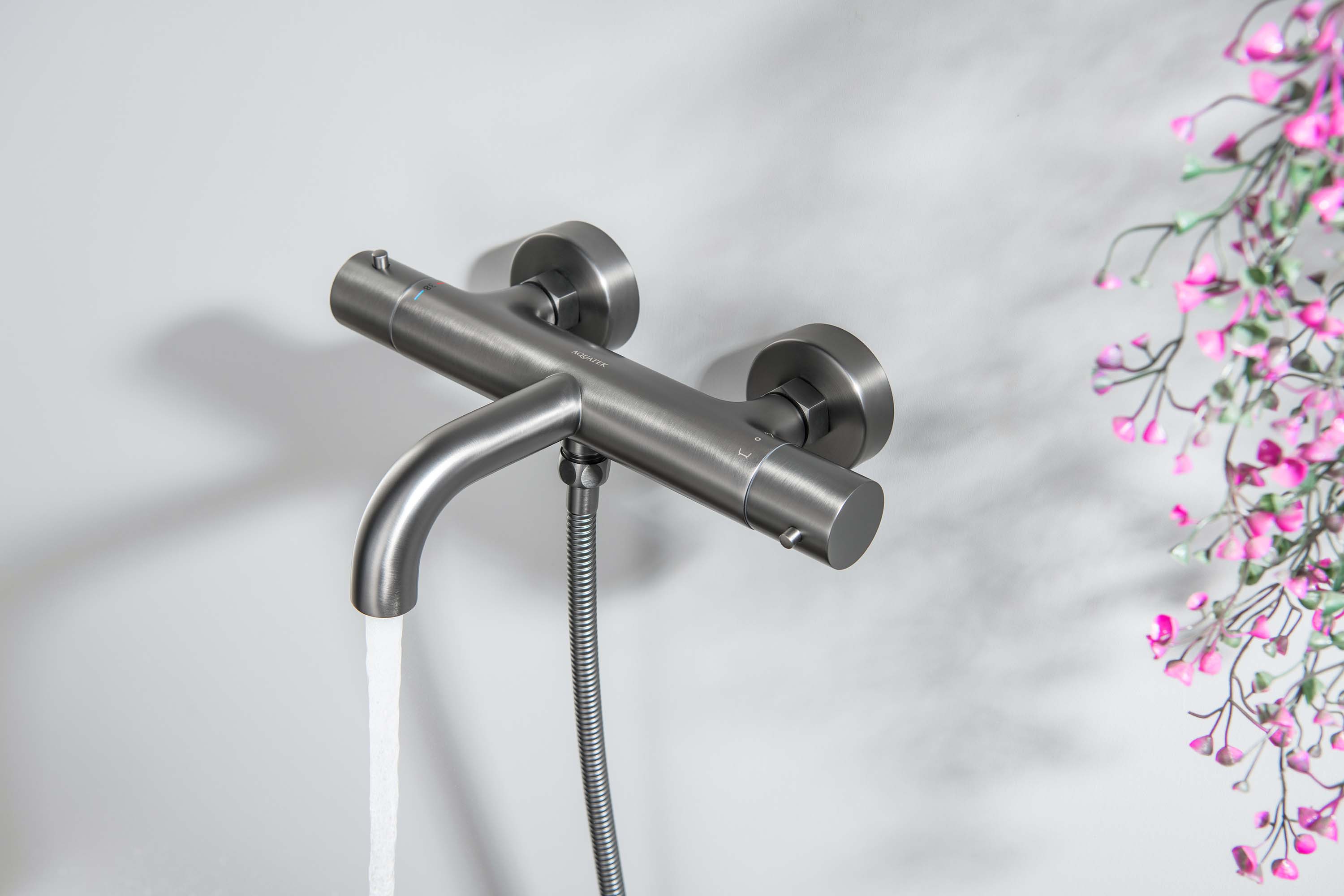 Термостатический смеситель Aquatek Европа AQ1343BGM для ванны