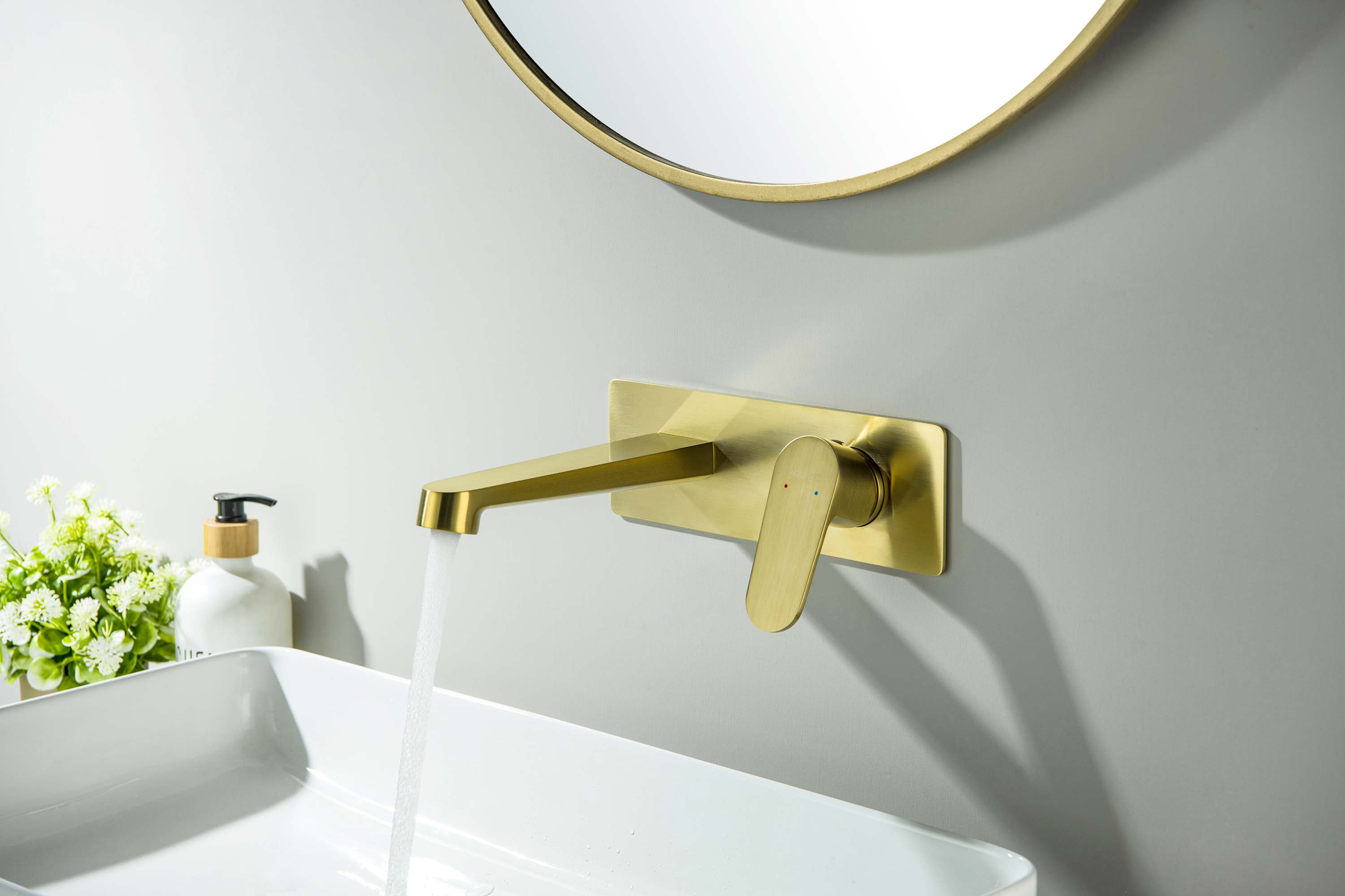 Смеситель Aquatek Оберон AQ1213BG для раковины настенный