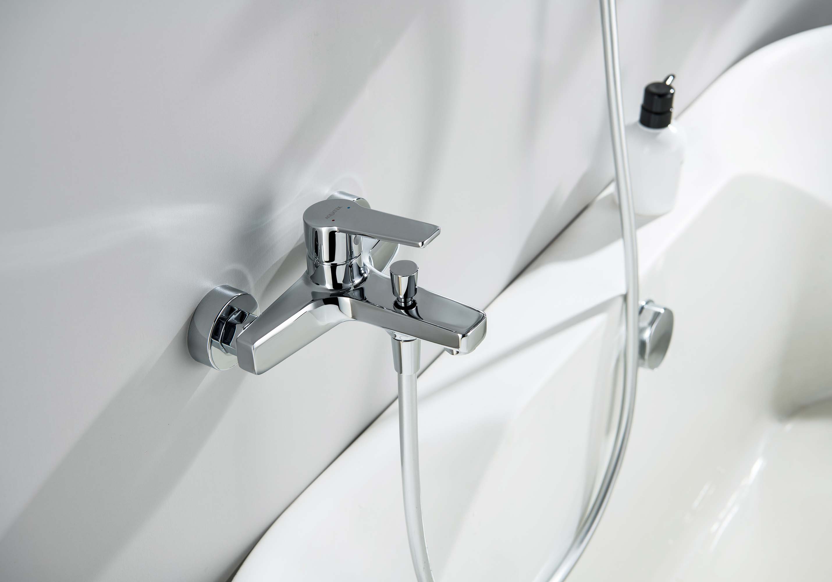 Комплект для ванны и душа Aquatek Лугано AQ1748CR