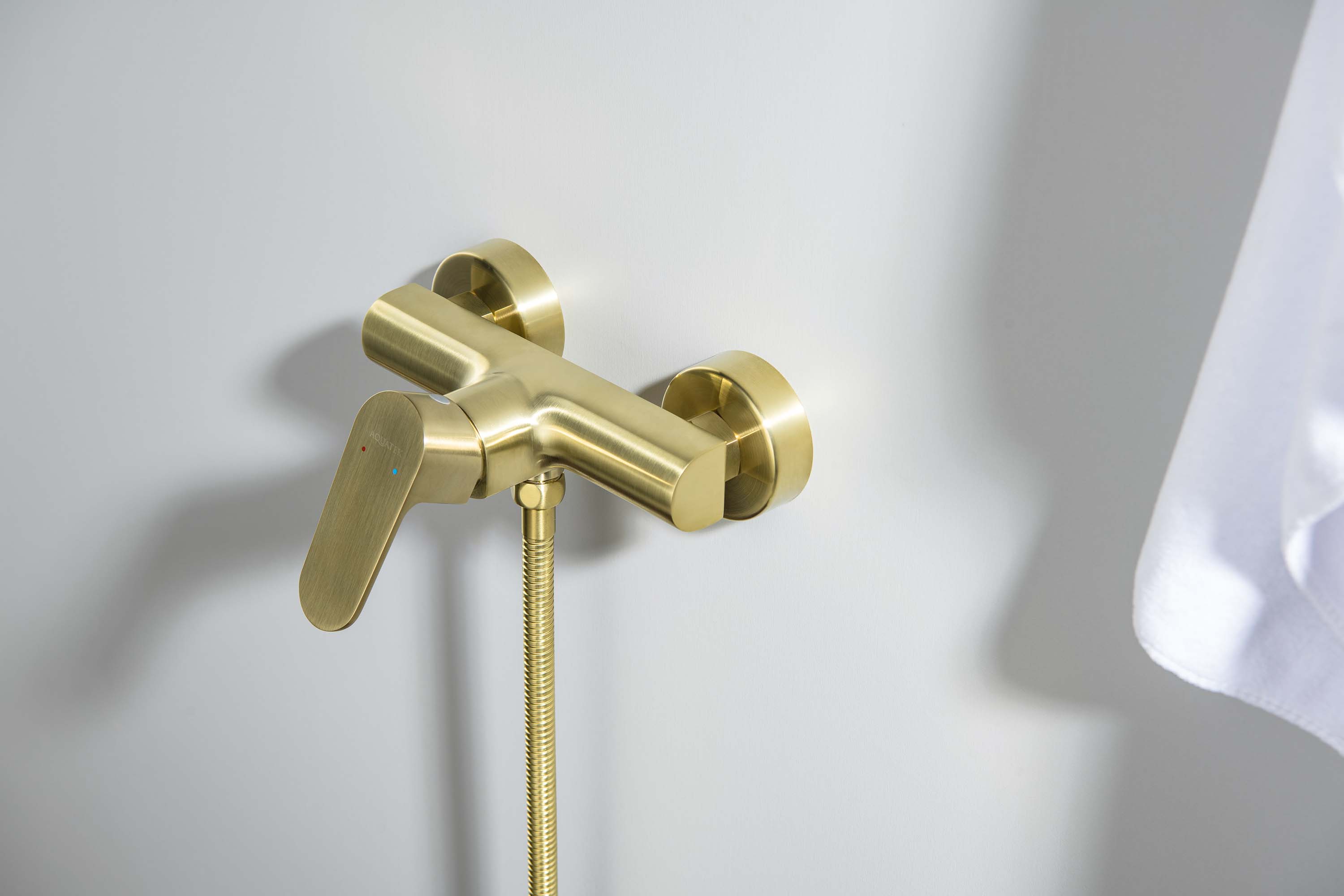 Смеситель Aquatek Оберон AQ1260BG для душа