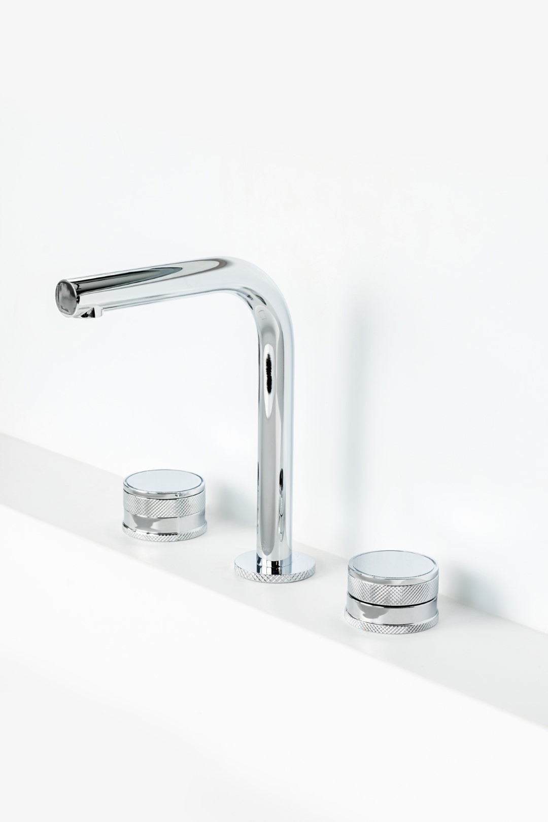 Смеситель на столешницу Boheme PRESTIGE на 3 отв. CHROME 152-CR-PR