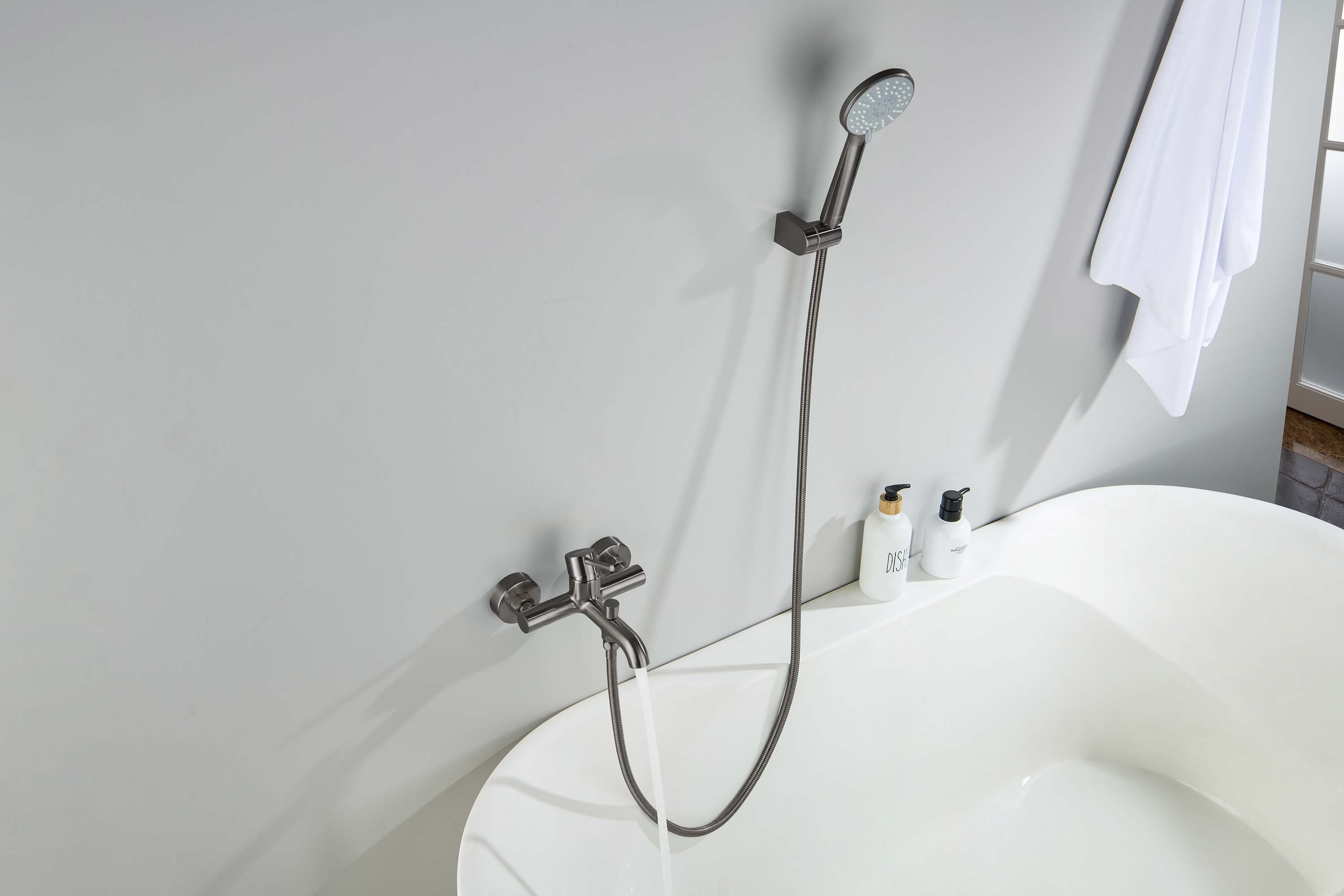 Смеситель для ванны с душевым набором Aquatek Европа AQ1349BGM