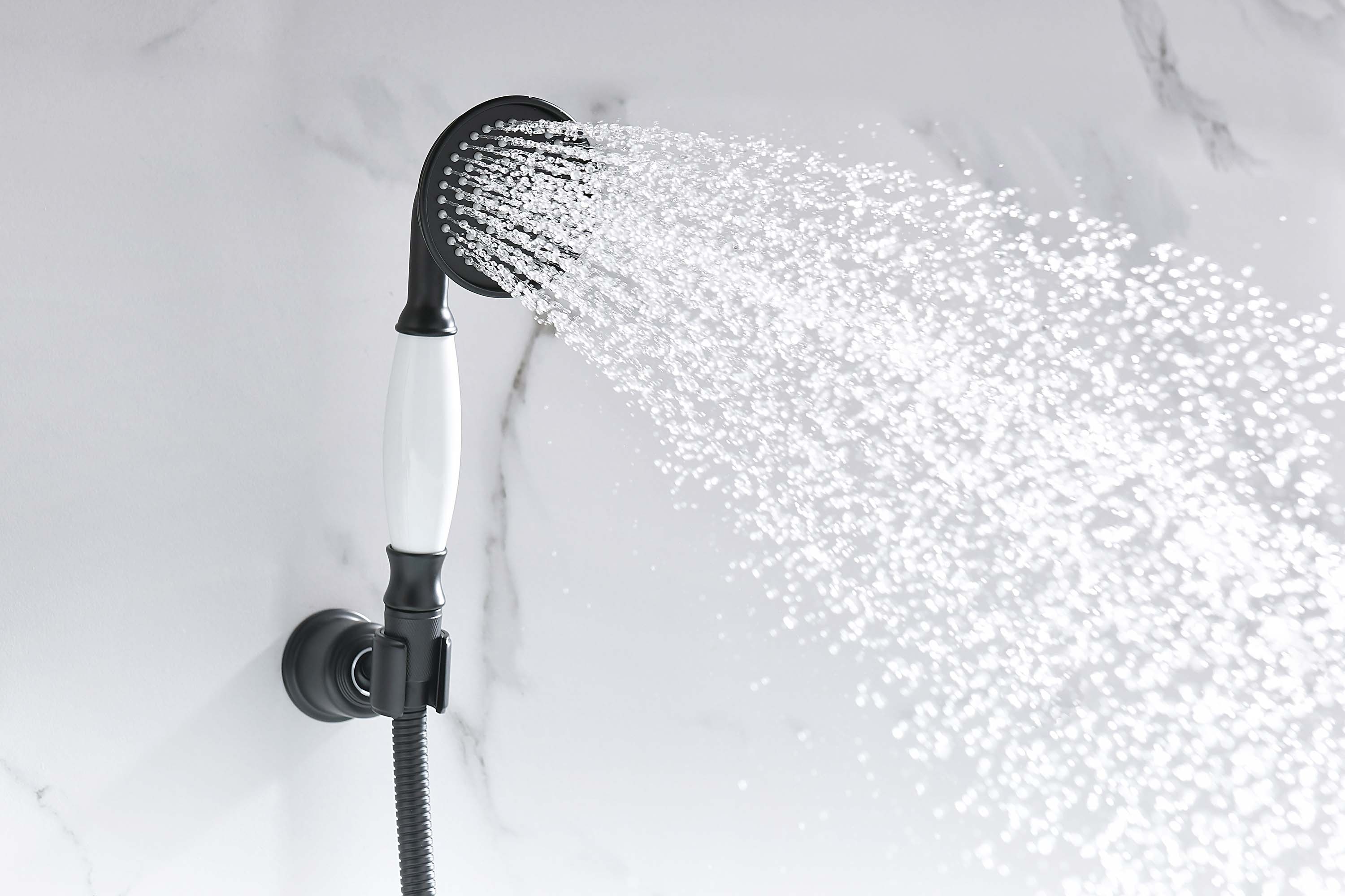 Смеситель для ванны с душевым набором Aquatek Классик AQ1549MB