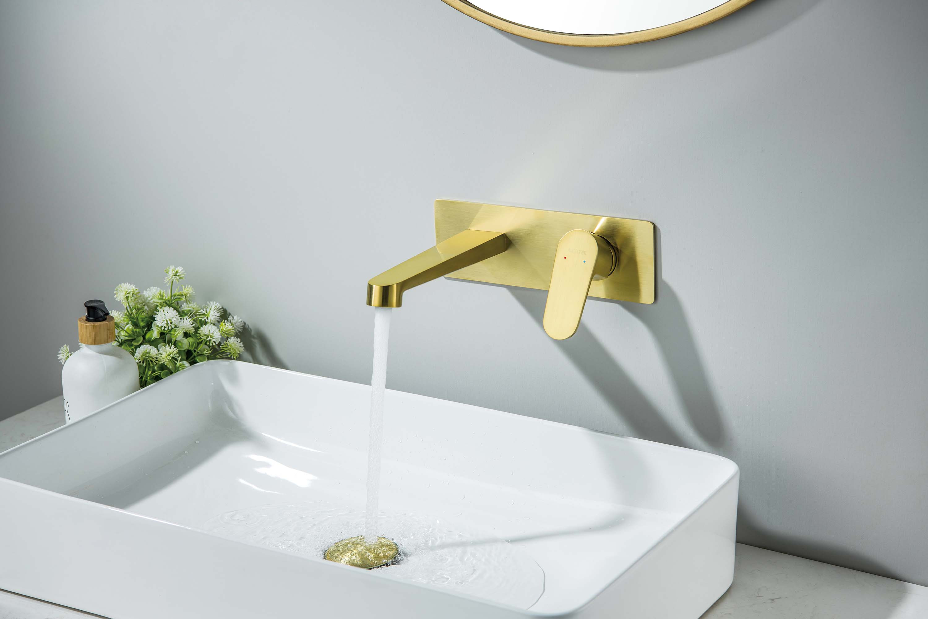 Смеситель Aquatek Оберон AQ1213BG для раковины настенный