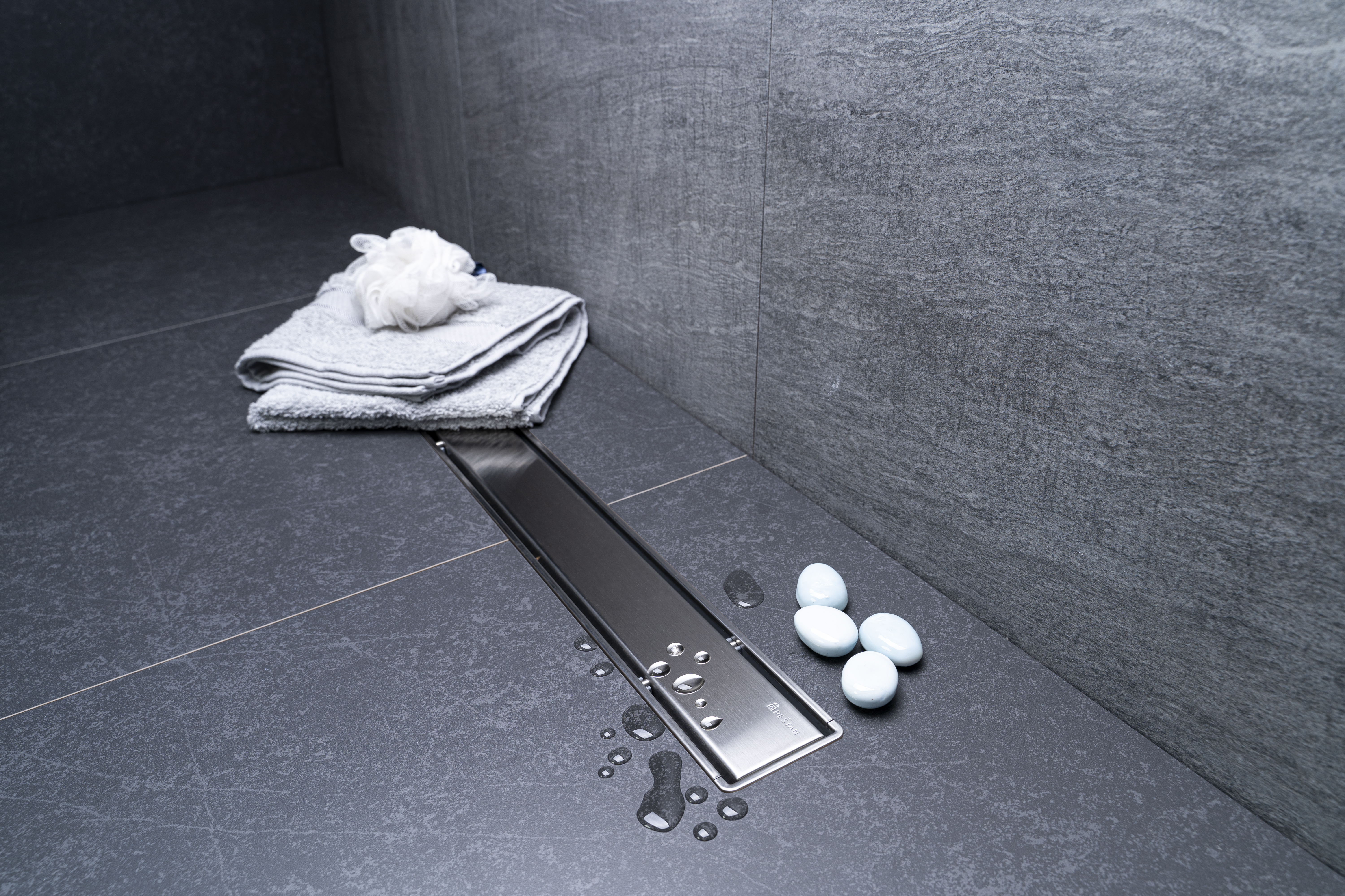 Compact Line Premium 750 с металлической рамкой линейный трап PESTAN