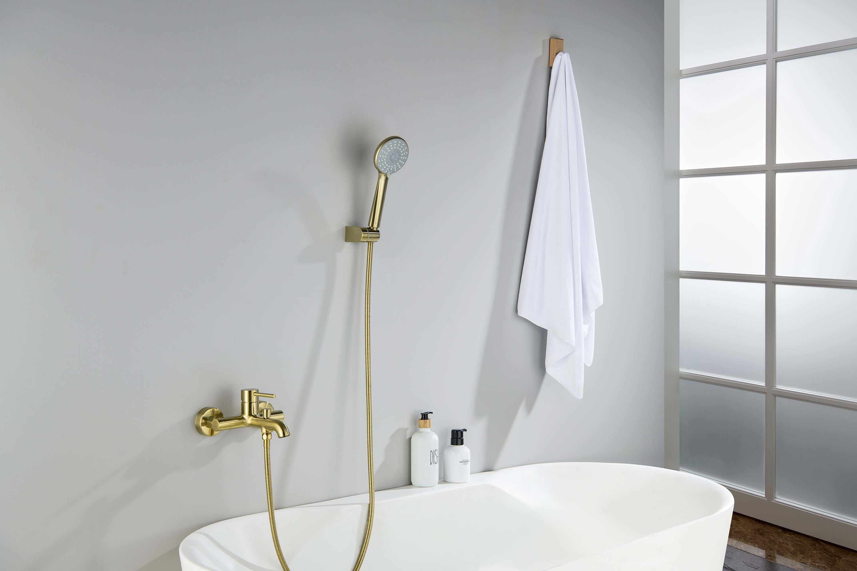 Смеситель для ванны с душевым набором Aquatek Европа AQ1349BG