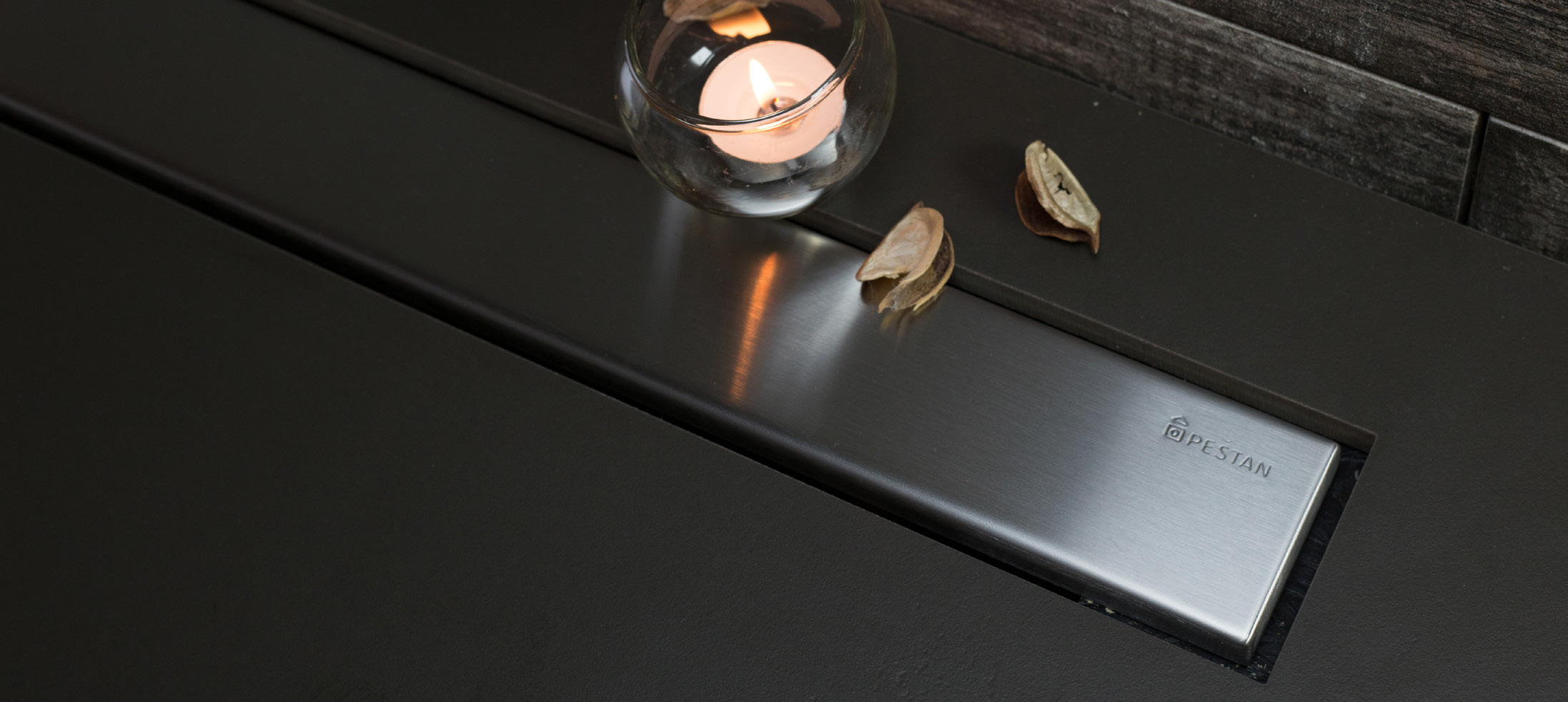 Frameless line 450 линейный трап PESTAN