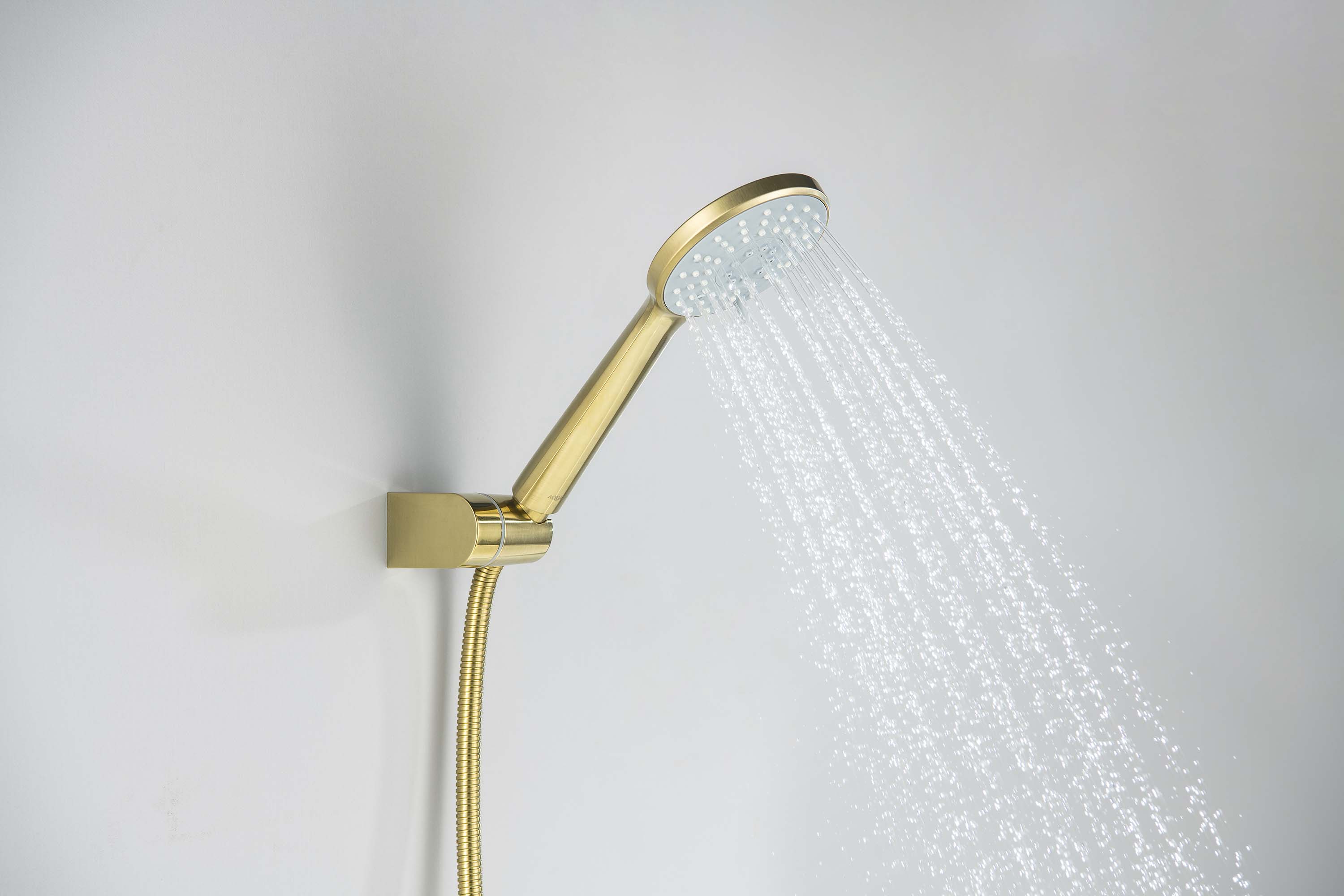 Смеситель Aquatek Оберон AQ1249BG для ванны с душевым набором