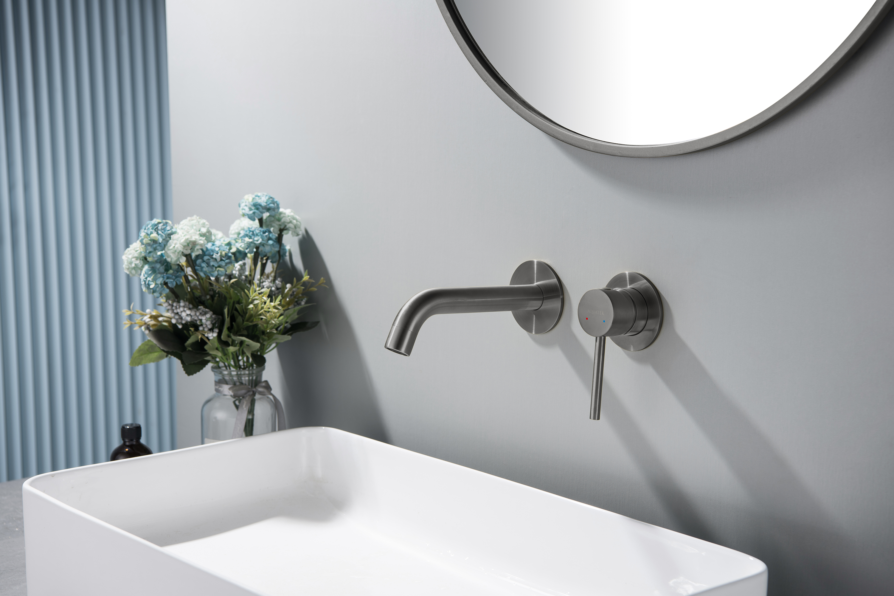 Смеситель Aquatek Европа AQ1313BGM для раковины настенный