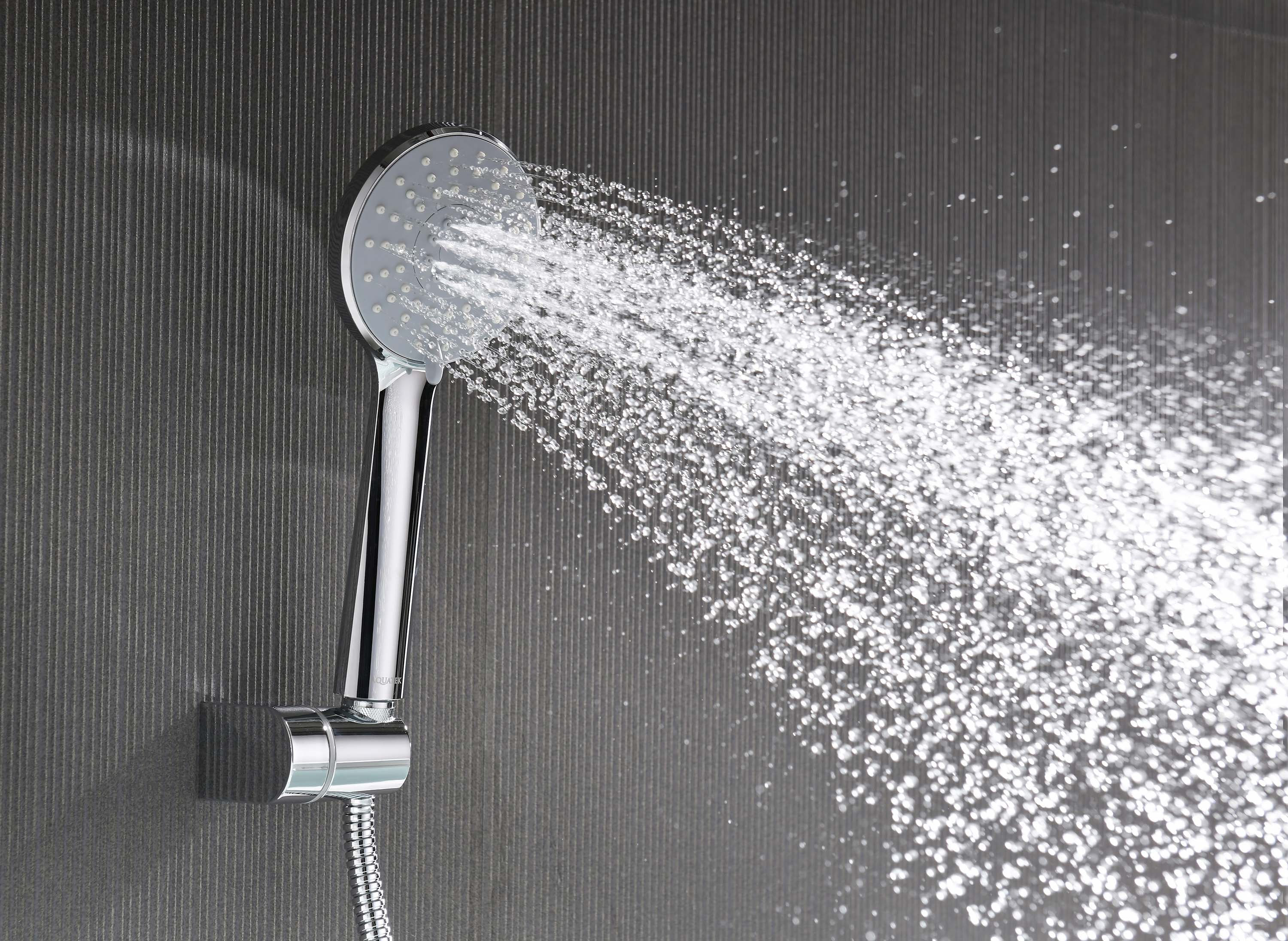 Смеситель Aquatek Европа AQ1349CR для ванны с душевым набором