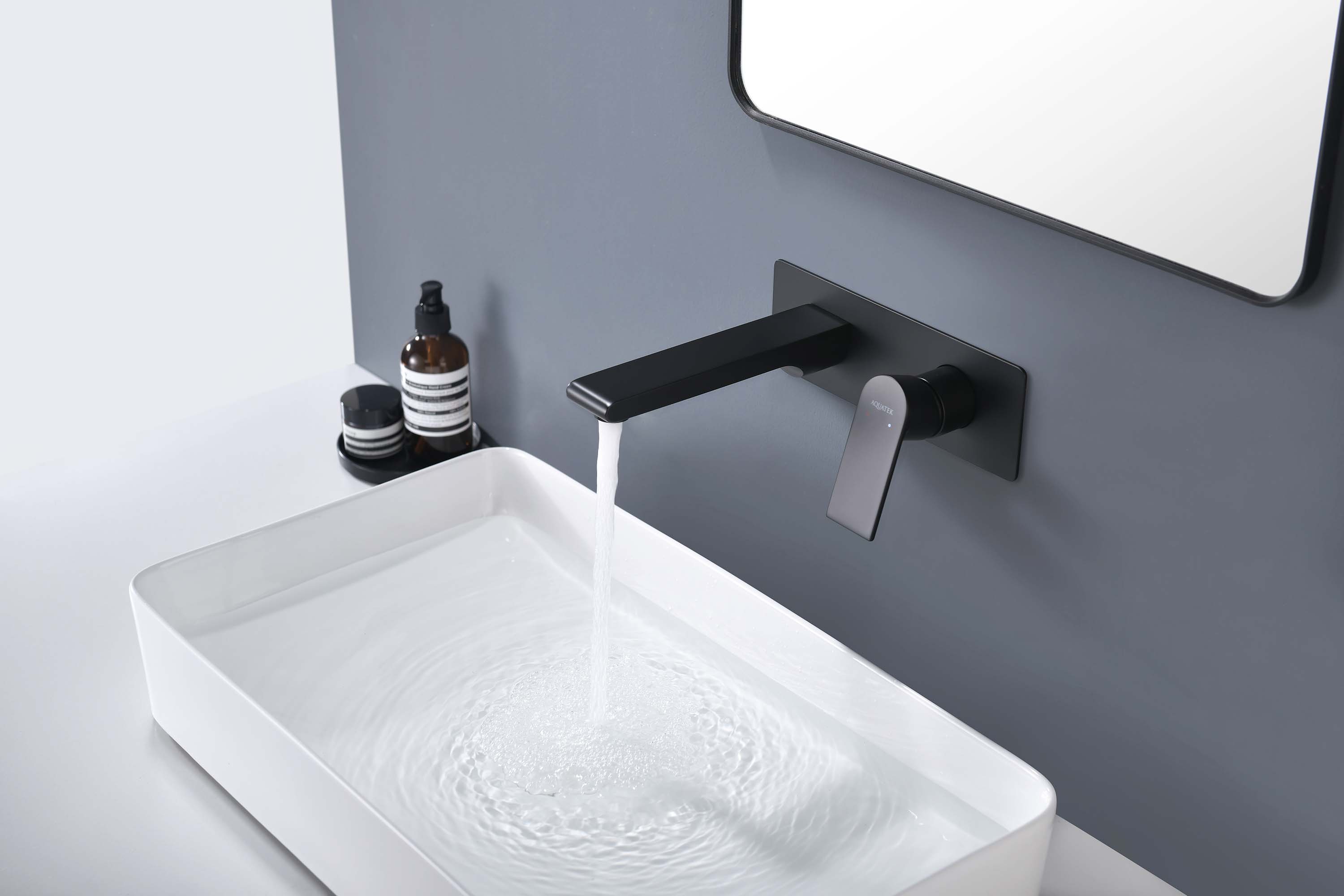 Смеситель Aquatek Лира AQ1413MB для раковины настенный