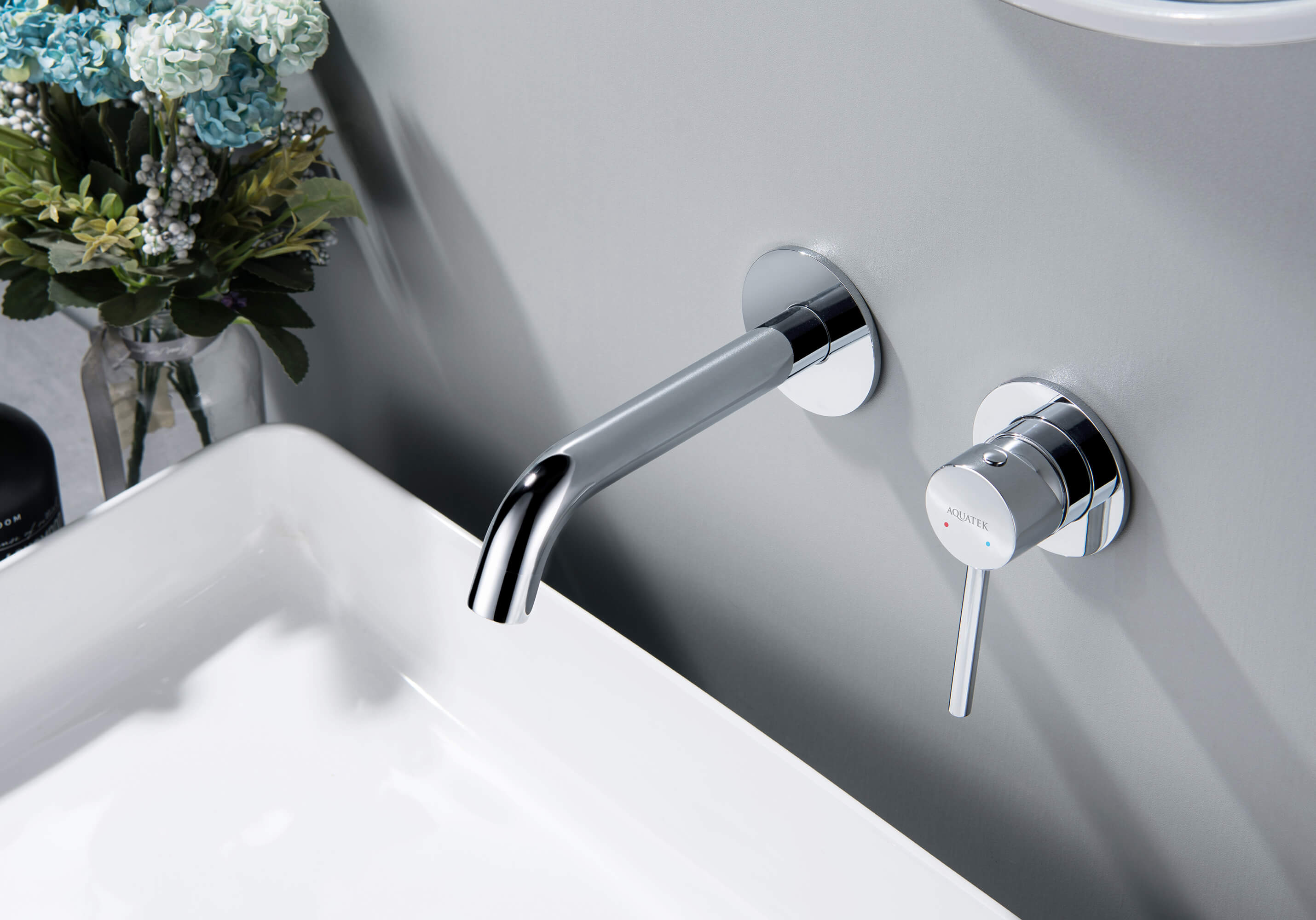 Смеситель Aquatek Европа AQ1313CR для раковины настенный