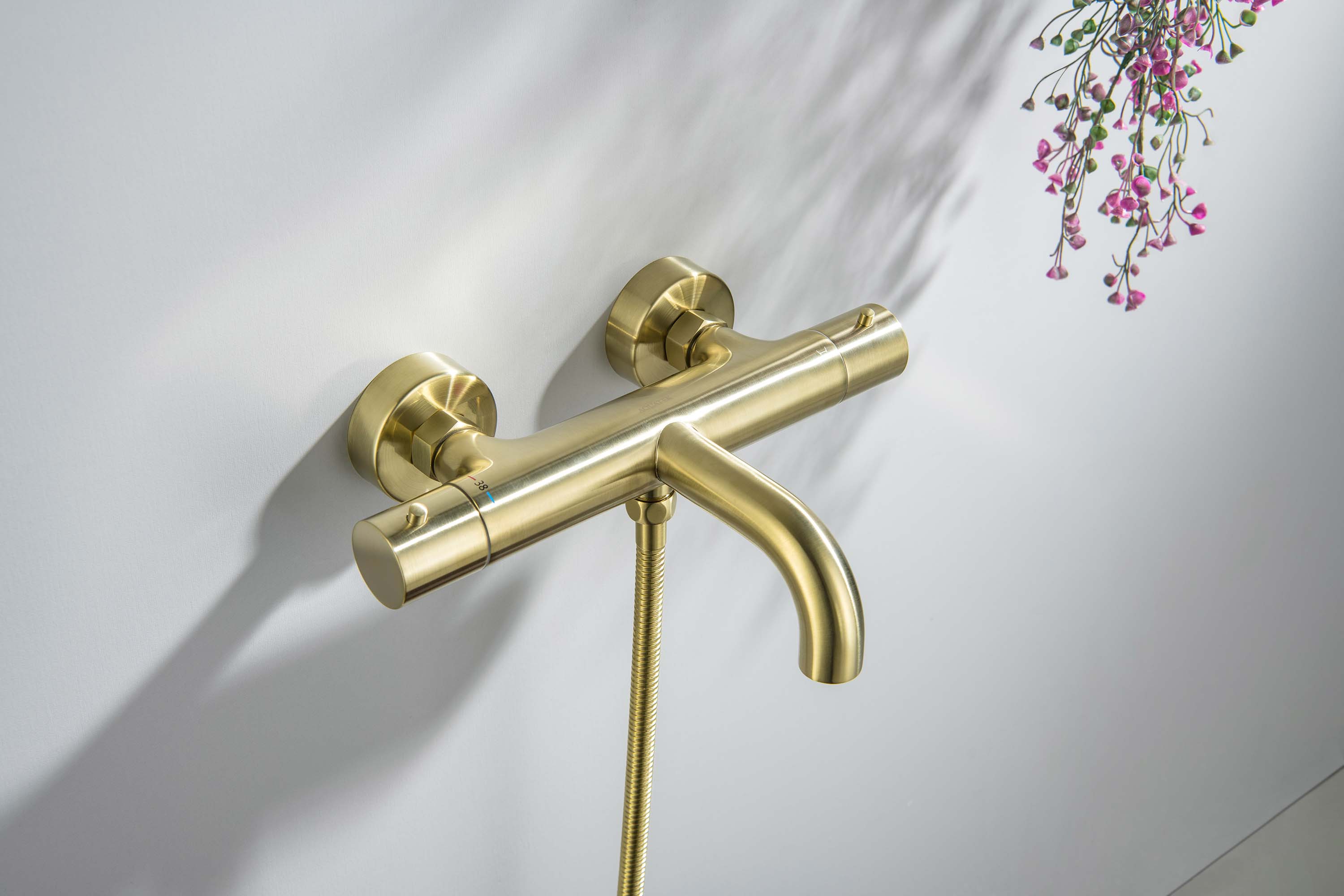 Термостатический смеситель Aquatek Европа AQ1343BG для ванны