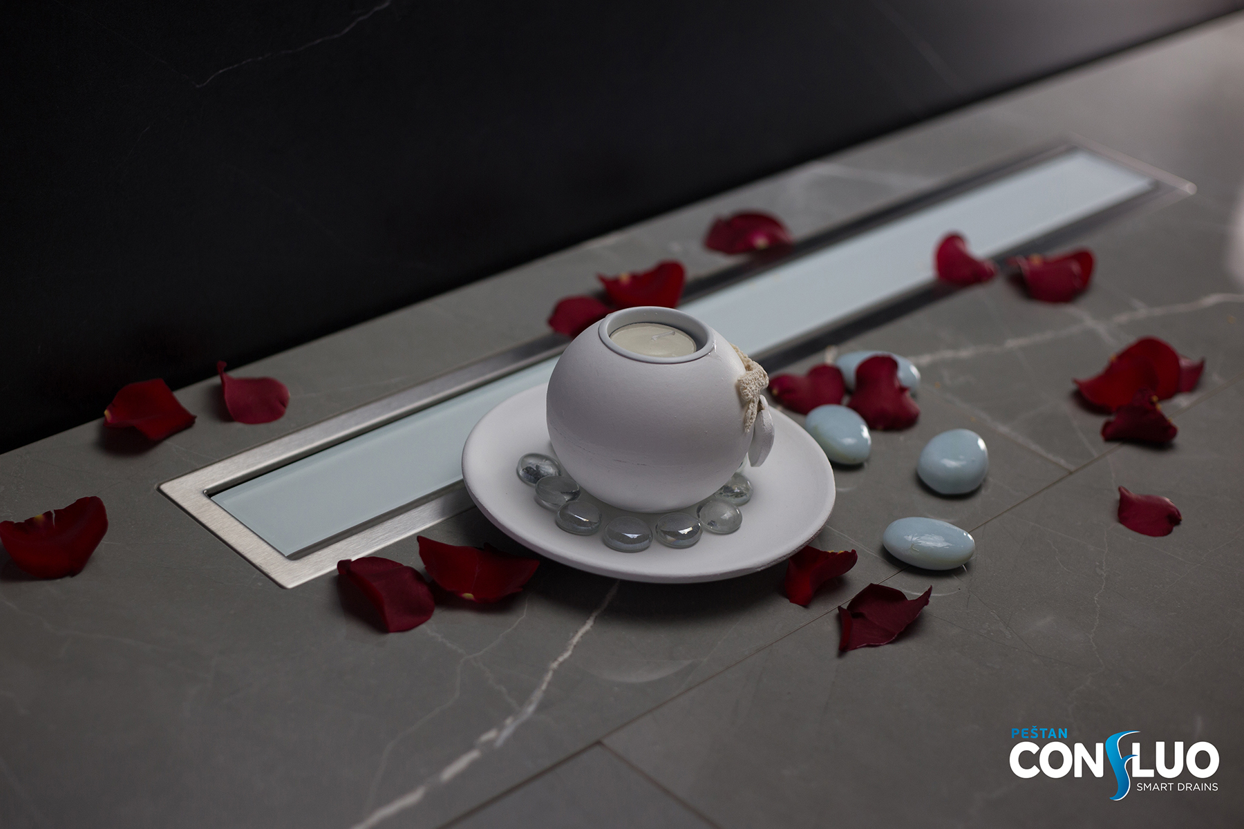 Confluo Premium White Glass Line 750 линейный трап PESTAN