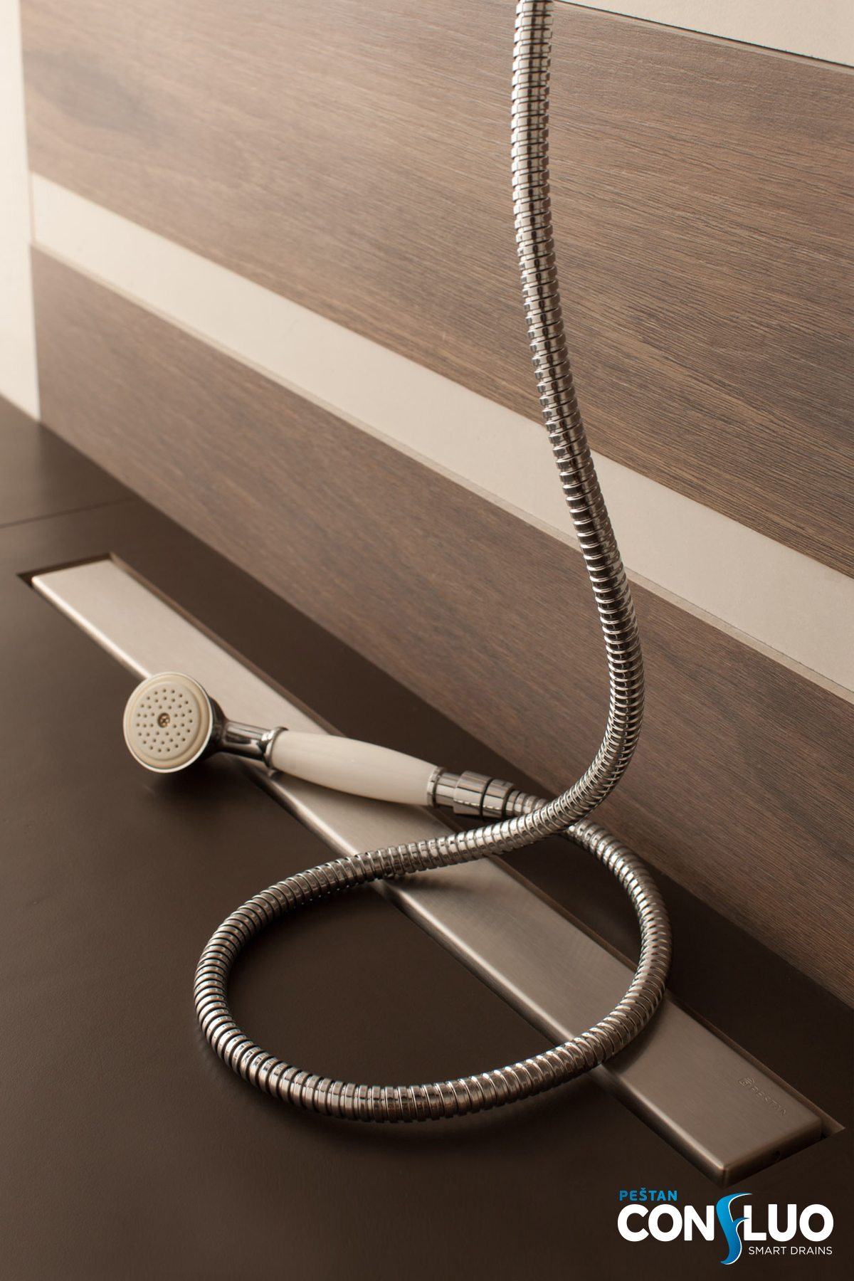 Frameless line 450 линейный трап PESTAN