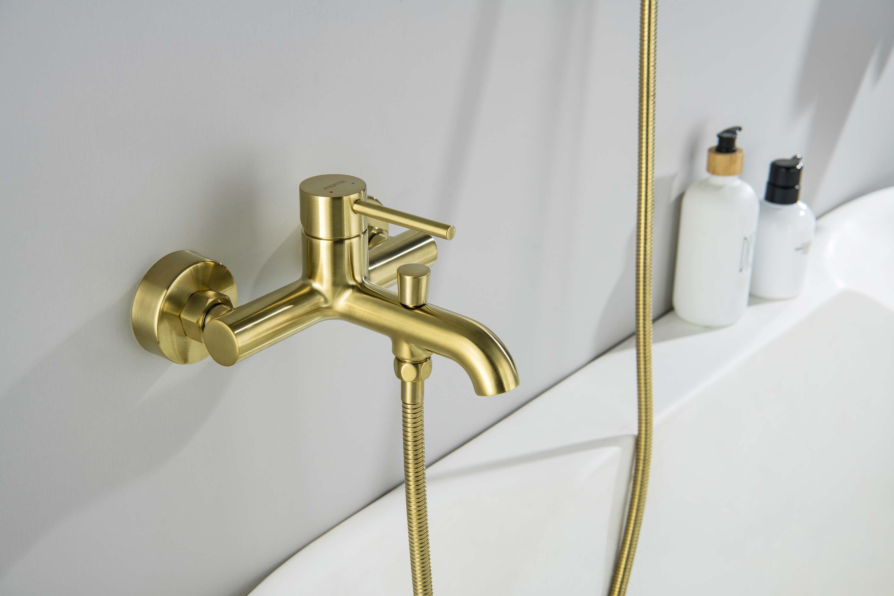 Смеситель для ванны с душевым набором Aquatek Европа AQ1349BG