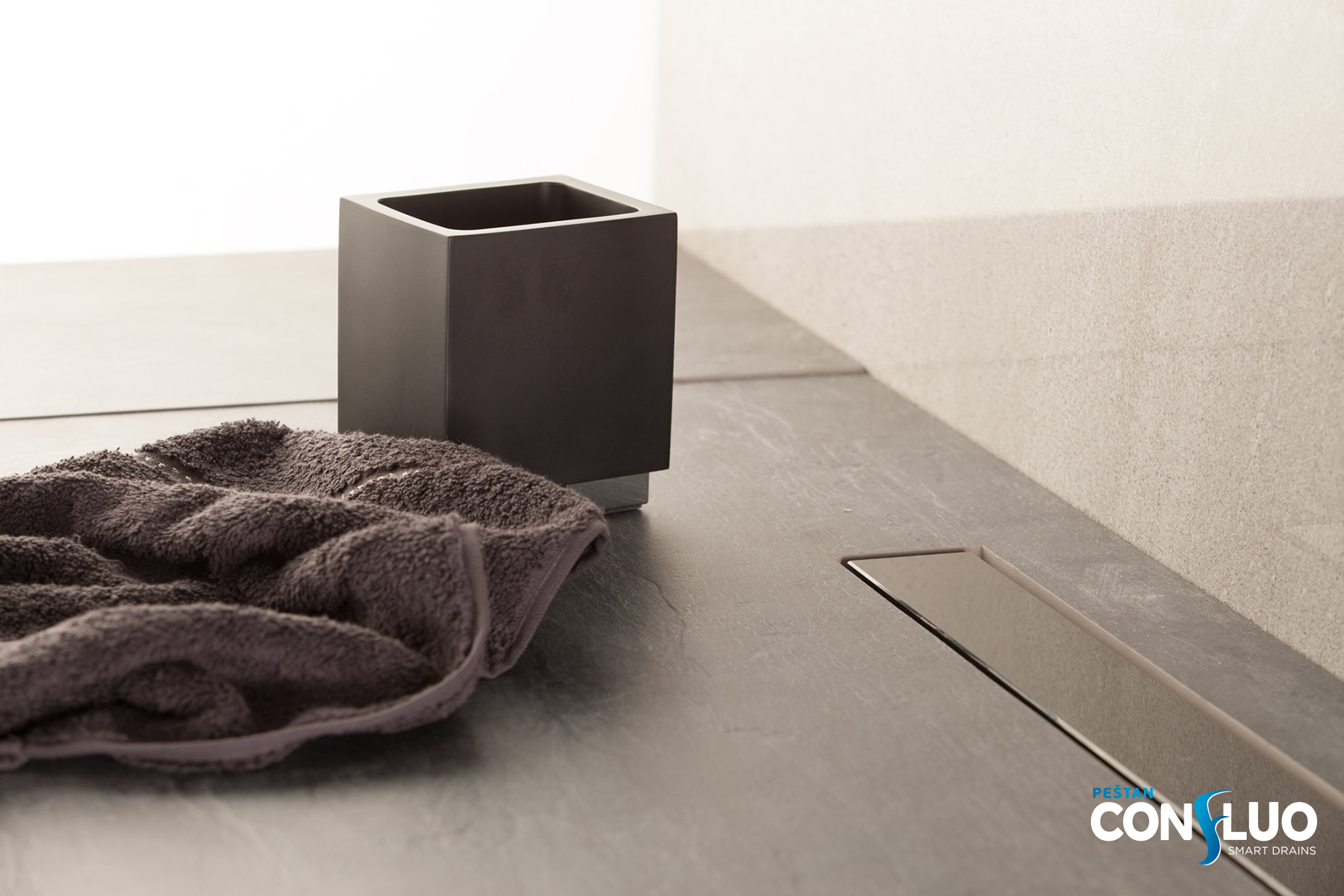 Frameless line 850 Black Glass линейный трап PESTAN