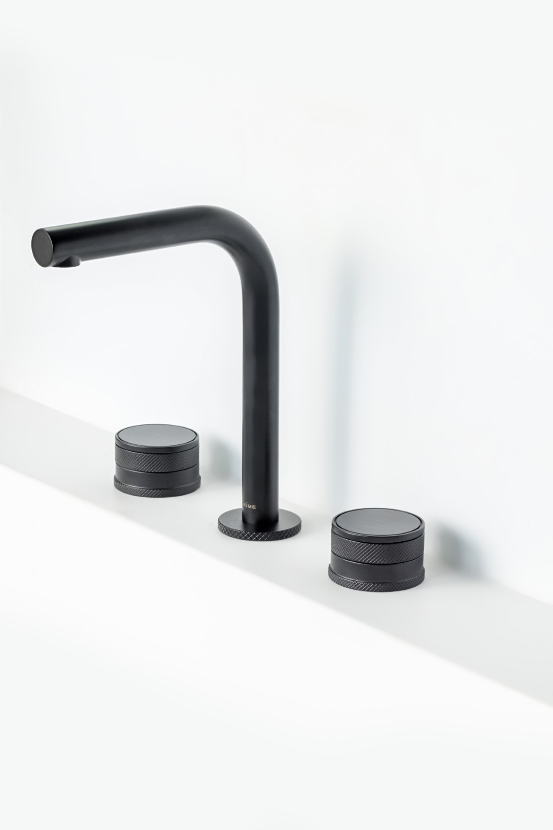 Смеситель на столешницу Boheme PRESTIGE на 3 отв. BLACK 152-B-PR