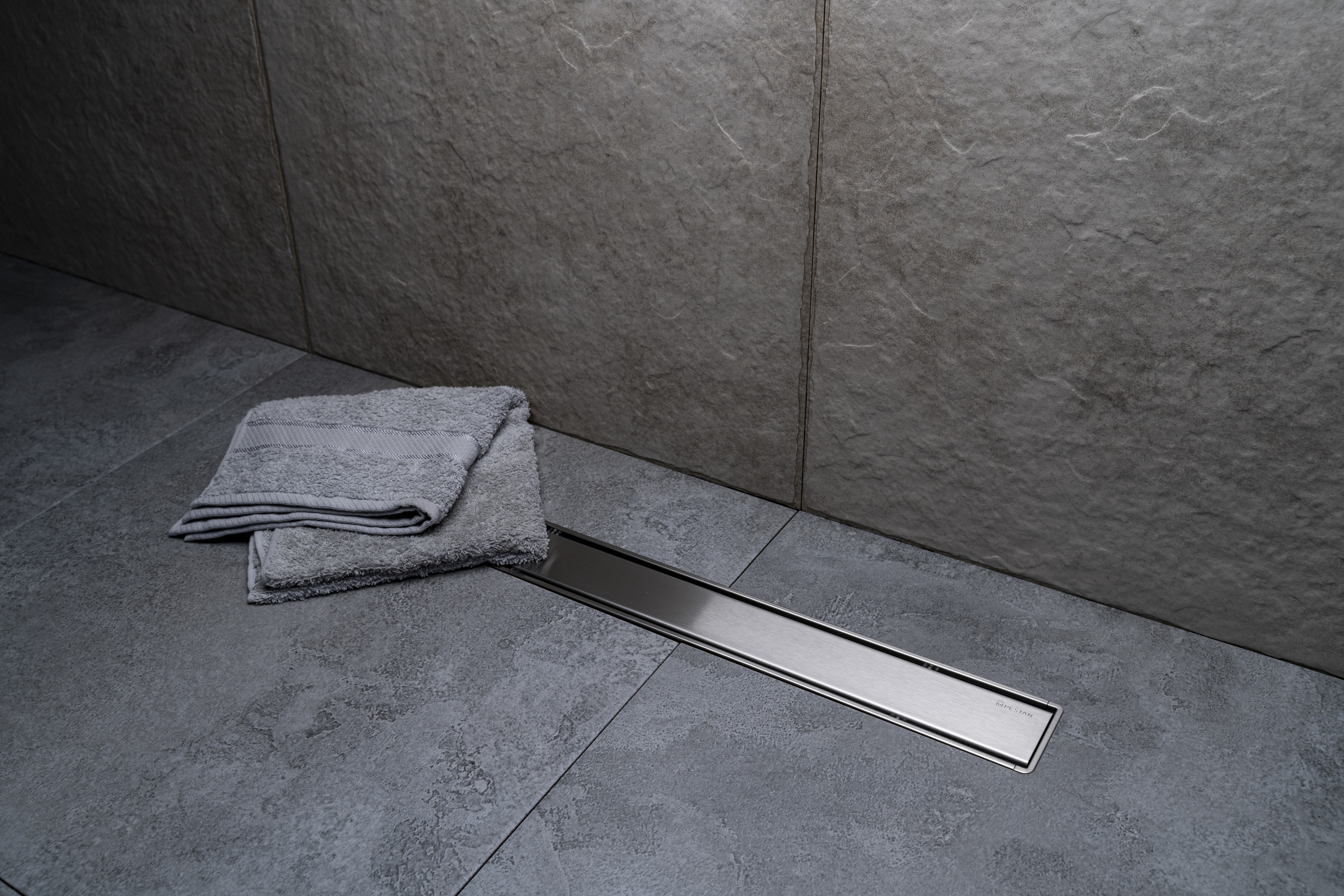 Compact Line Premium 750 с металлической рамкой линейный трап PESTAN