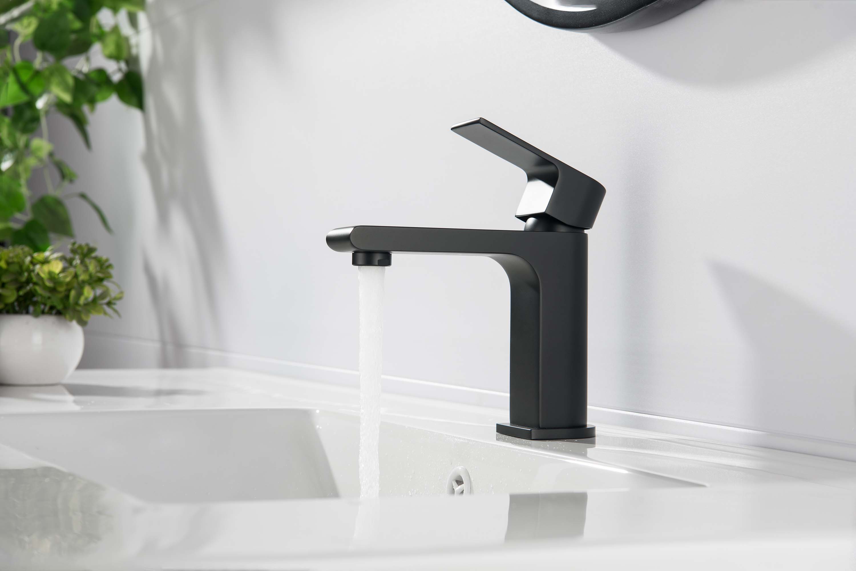 Смеситель Aquatek Лира AQ1410MB для раковины