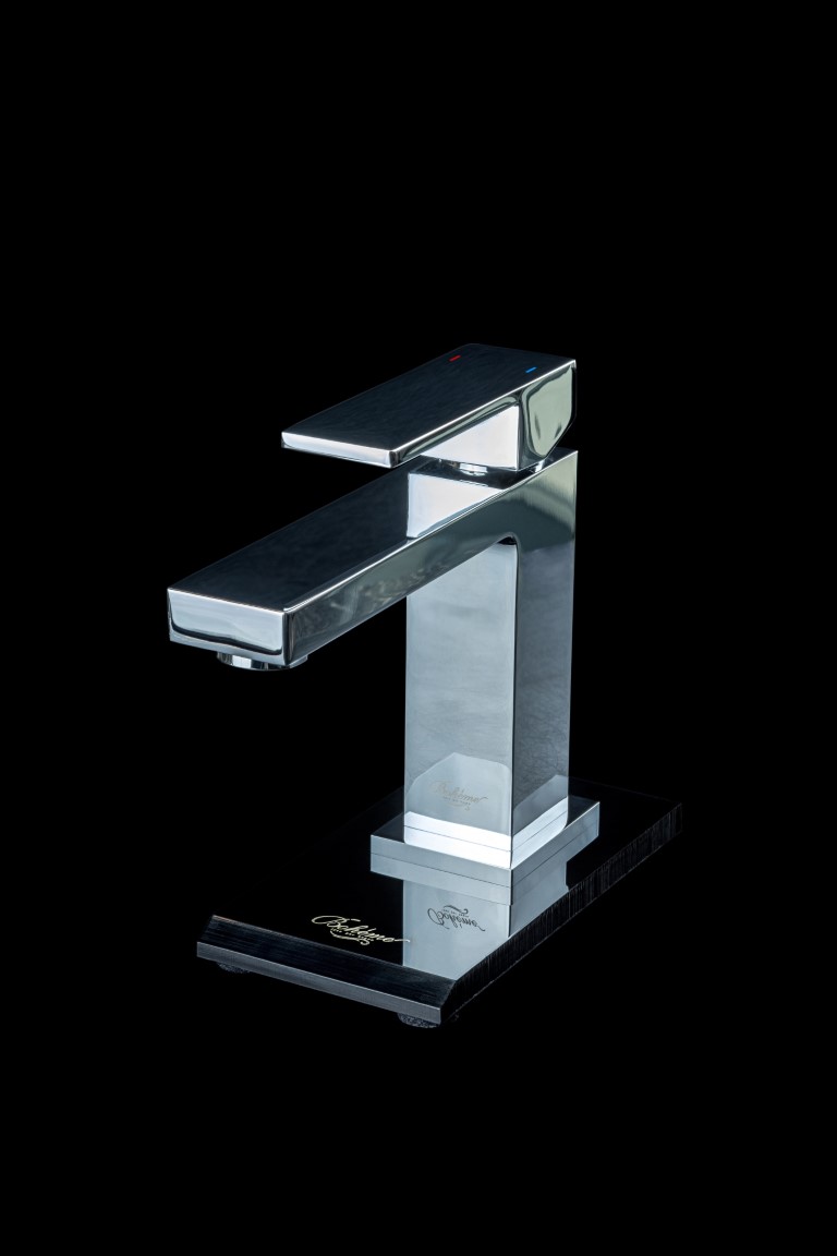 Boheme Cмеситель для умывальника Qubic Chrome 471-CR